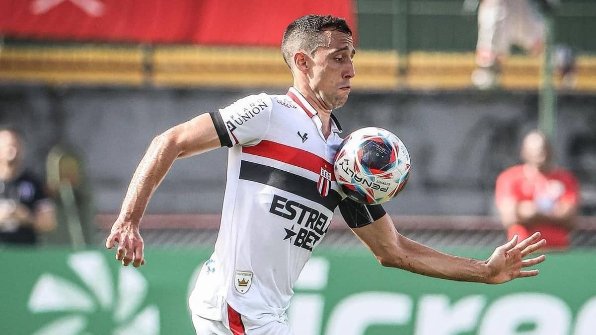 Ex-Atlético sofre grave lesão e não deve jogar mais neste ano