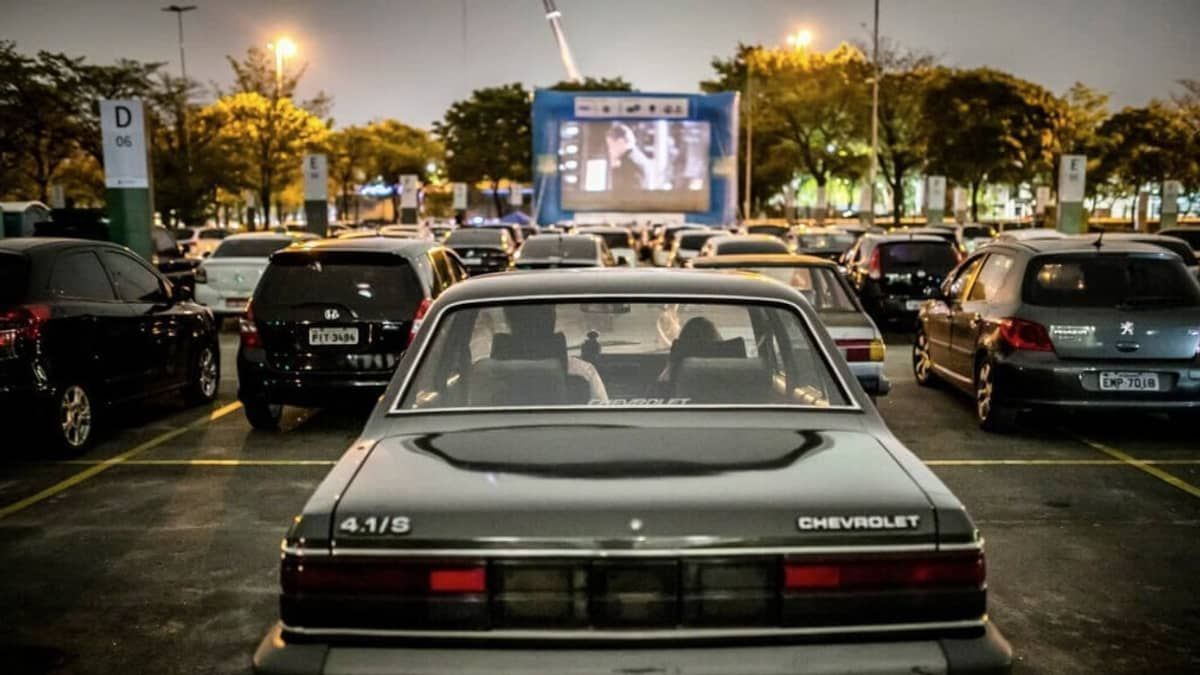 Cinema drive-in gratuito invade MG neste fim de semana