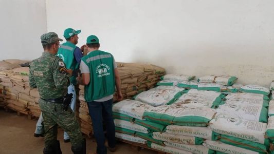 Fiscais recolhem sementes e agrotóxicos irregulares