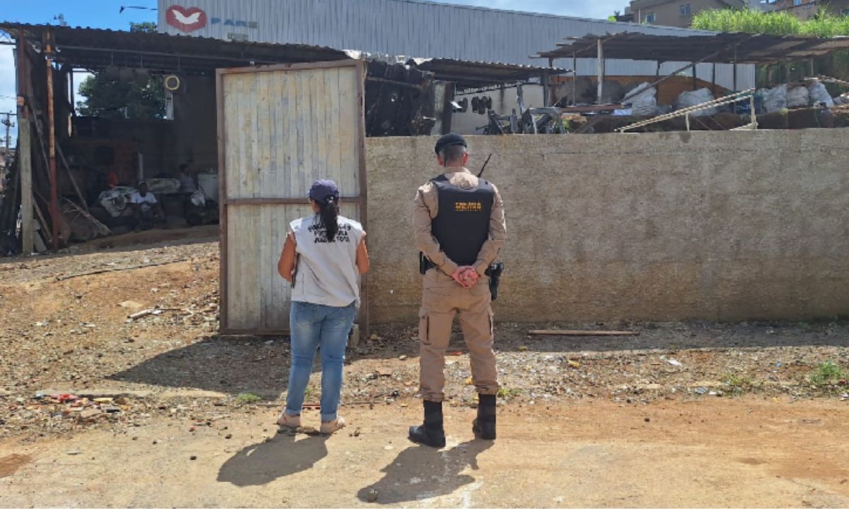 Operação conjunta de combate a irregularidades em ferros-velhos em JF