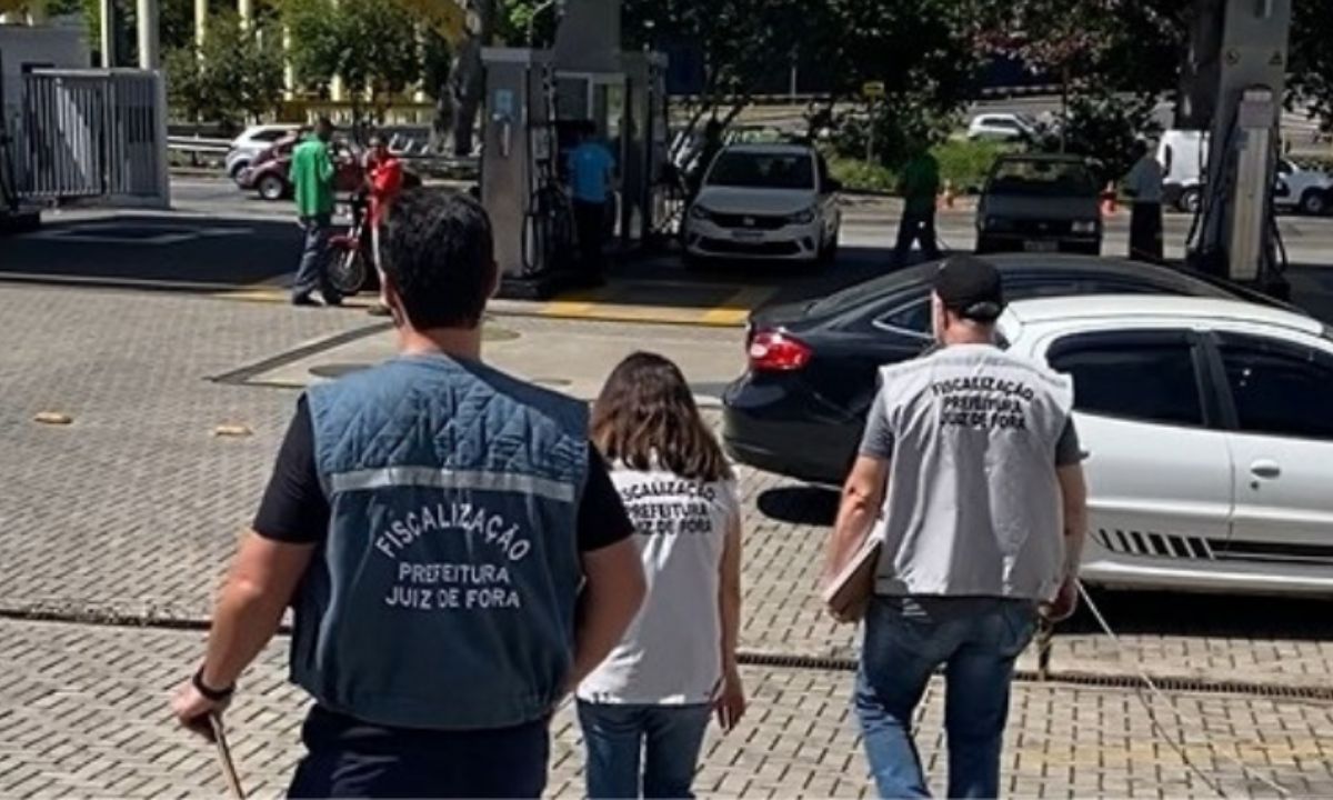 Procon e Fiscalização notificam postos de combustíveis em Juiz de Fora
