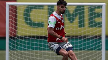 Flaco López entra no top-10 de goleadores argentinos do Palmeiras