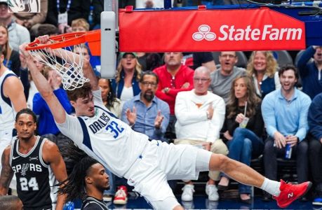 Cooper Flag fez história na NBA