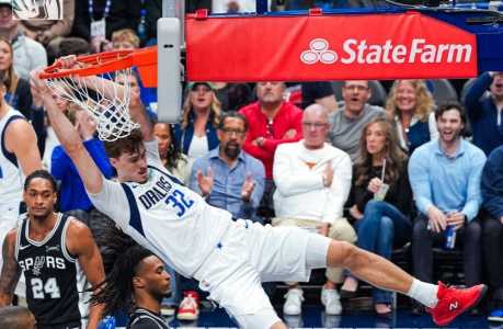 Cooper Flag fez história na NBA