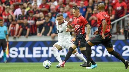 Flamengo e Athletico se enfrentaram recentemente na Copa do Brasil