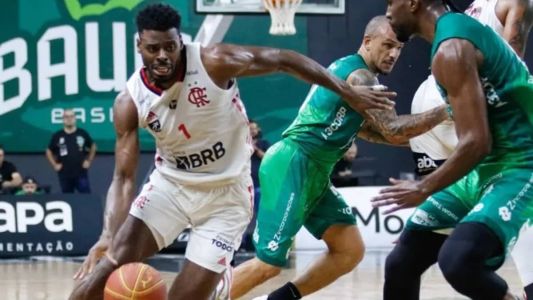 Flamengo e Bauru se enfrentam pelo jogo 4 das quartas de final dos playoffs do NBB