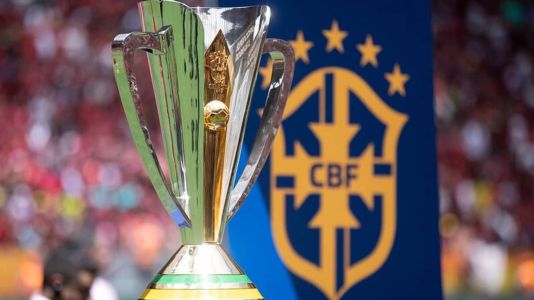 Flamengo e Palmeiras disputam o título da Supercopa do Brasil neste sábado (27)