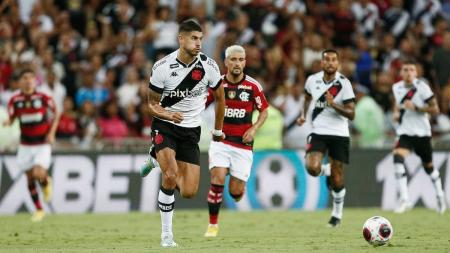 Flamengo e Vasco iniciam disputa das semifinais do Carioca nesta segunda (13)
