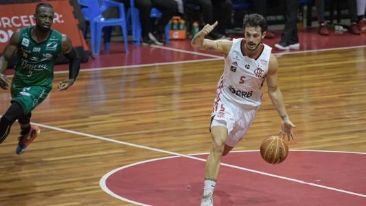 Flamengo enfrenta o Bauru às 19h desta quinta-feira