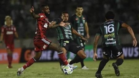 Flamengo foi derrotado no interior do Paraná por 2 a 0
