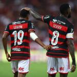 Flamengo domina e vence o Corinthians, no Maracanã, pelo Brasileirão