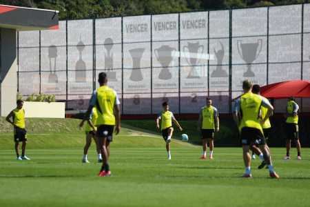 Flamengo volta às atividades nesta sexta-feira (19)