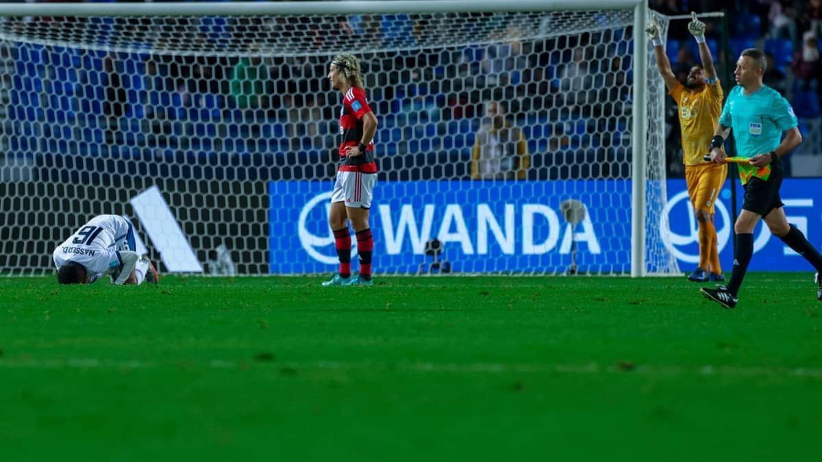 Mundial de Clubes: Vítor Pereira também culpa árbitro por fiasco no Marrocos