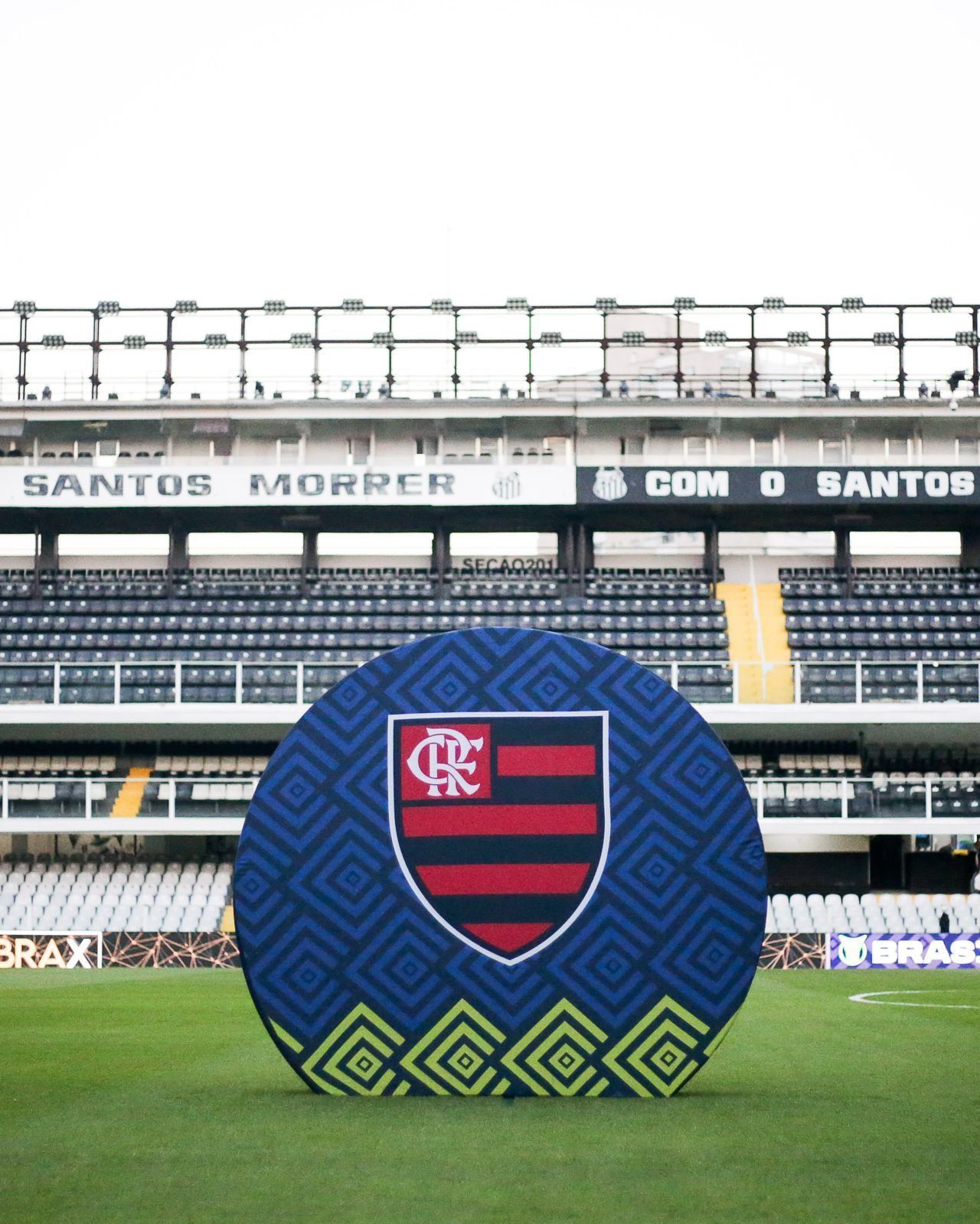 Escalação do Flamengo: Filipe Luís faz duas mudanças para o duelo contra o Santos
