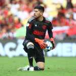 Goleiro do Flamengo vira a página e tira lições para decisivo duelo na Libertadores