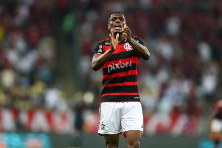 Evertton Araújo é figura constante no time titular