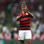 Titular do Flamengo, Evertton Araújo lembra choro com a mãe e projeta futuro