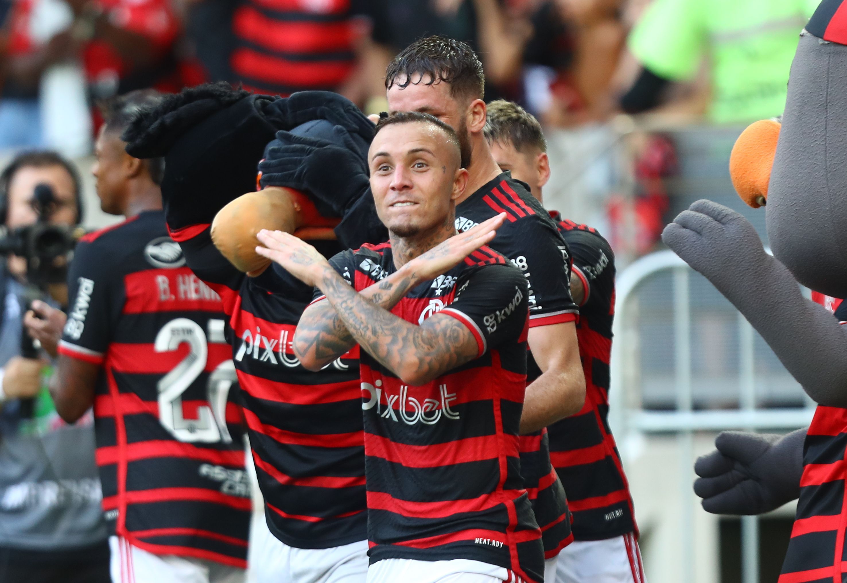 Flamengo 2 x 0 Fluminense: veja os gols e melhores momentos do jogo pelo Carioca