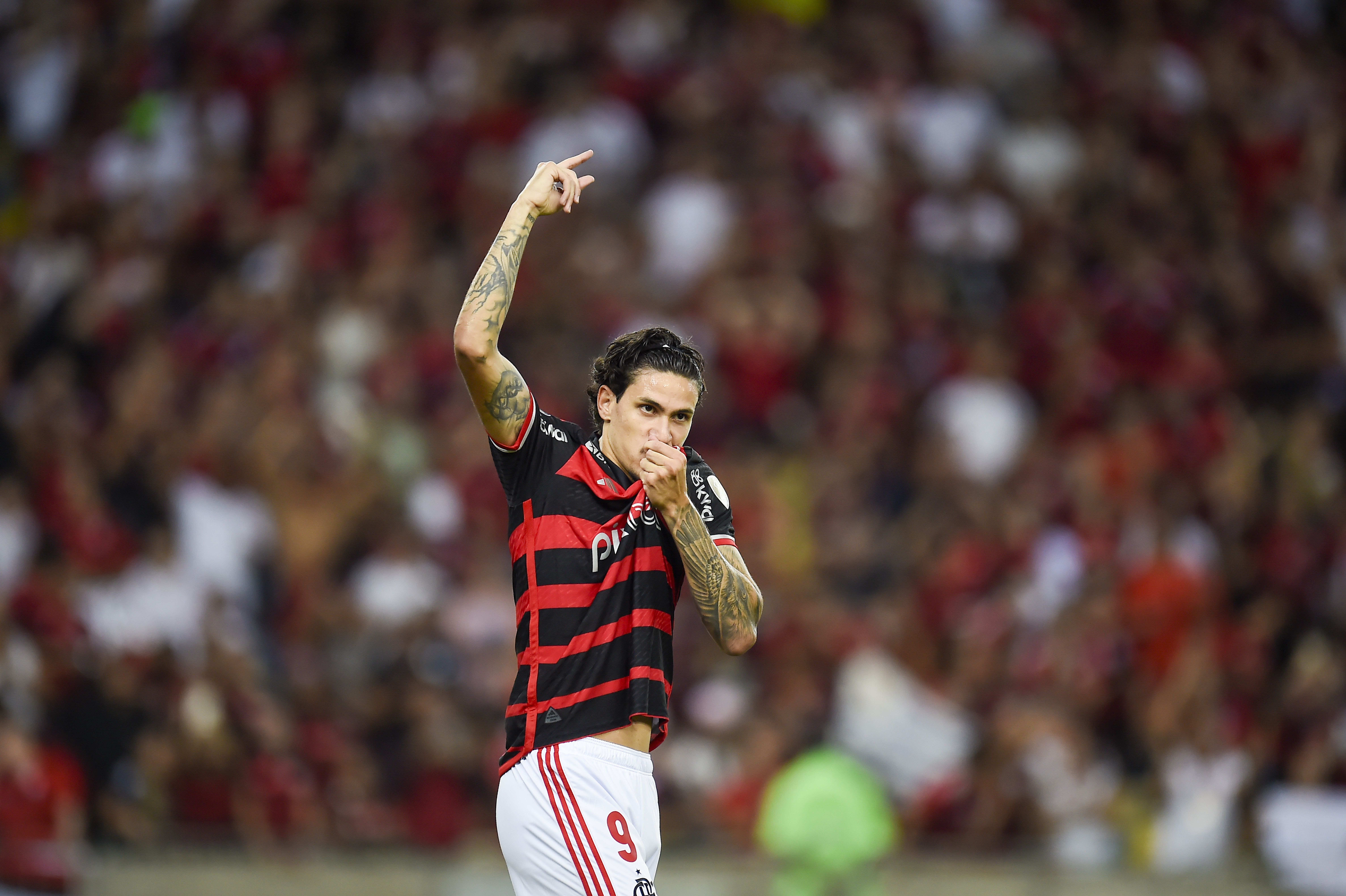 Pedro aprova nova música da torcida do Flamengo: 'É um time abençoado'