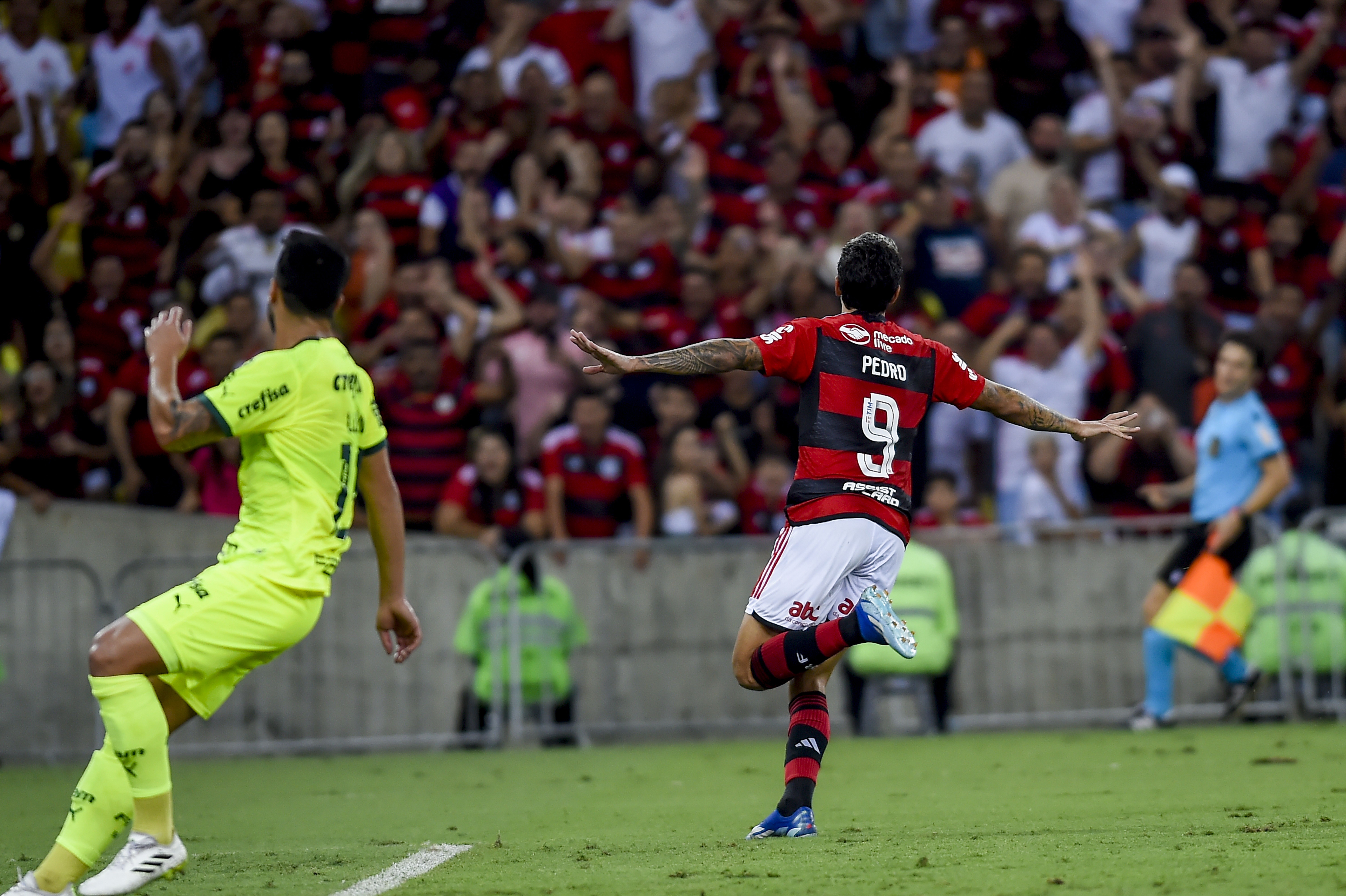 Pedro, do Flamengo, tem números expressivos contra o Palmeiras; veja