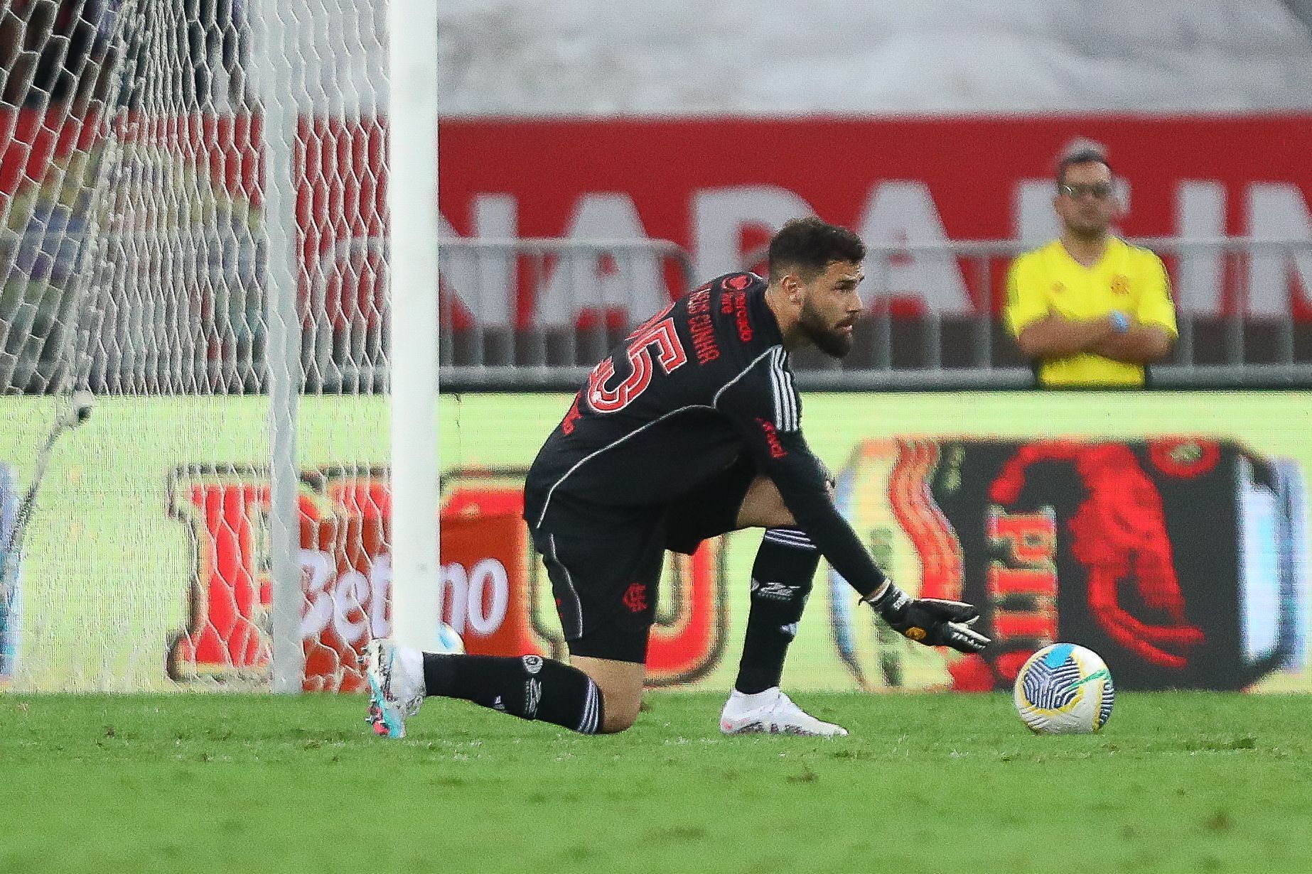 Goleiro da Copa revela preparação especial do Flamengo para volta contra o Palmeiras