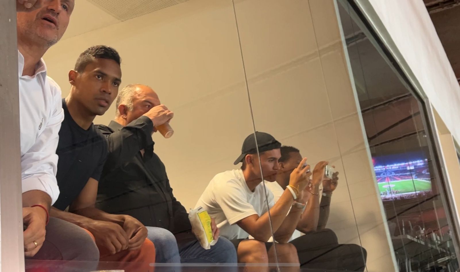 Reforços se impressionam e reagem à festa da torcida do Flamengo no Maracanã