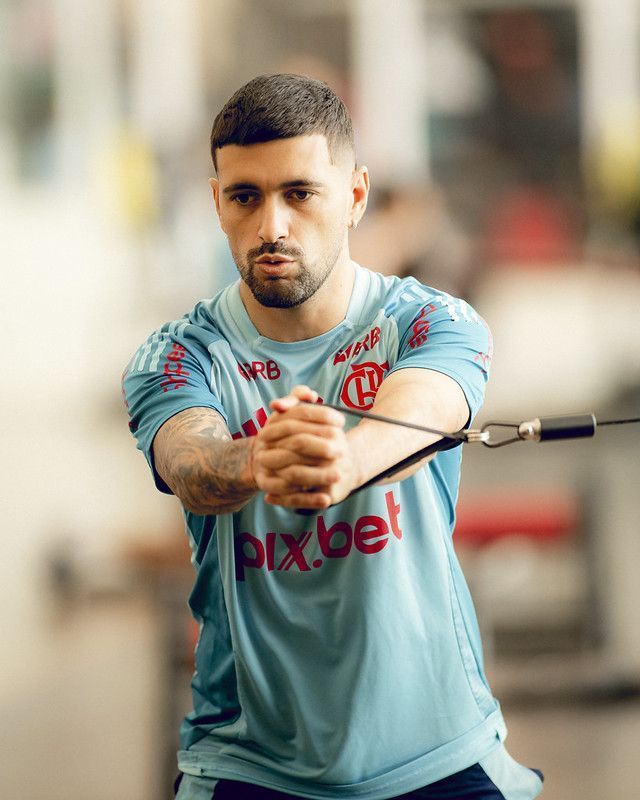 Artilheiro do Flamengo, Arrascaeta atinge 'prime' e bate recordes físicos