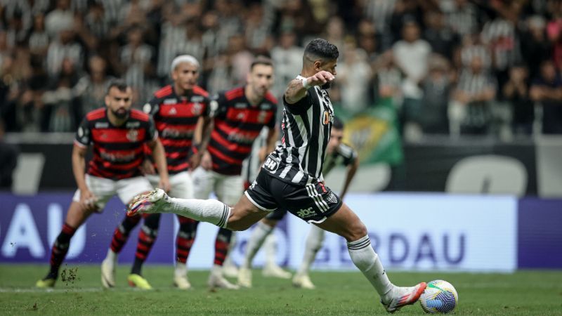 Flamengo reclama de arbitragem em vitória sobre o Atlético na Arena MRV