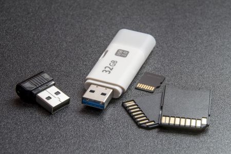 Pen drive e cartão de memória