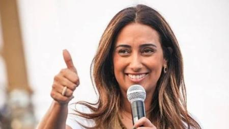 Flávia Arruda, ex-ministra de Bolsonaro, deixa PL após participar da posse e abraçar presidente Lula