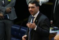 Após rejeição de Messias, Flávio Bolsonaro pede que parlamentares 'não baixem a guarda'