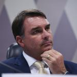 'Pai de menina': Flávio aposta em imagem de ‘Bolsonaro moderado’