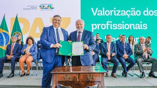 Flávio Dino e Lula participaram de cerimônia para anúncios na área da segurança pública