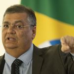 No Senado, Flávio Dino protocola projeto para proibir acampamentos em quartéis