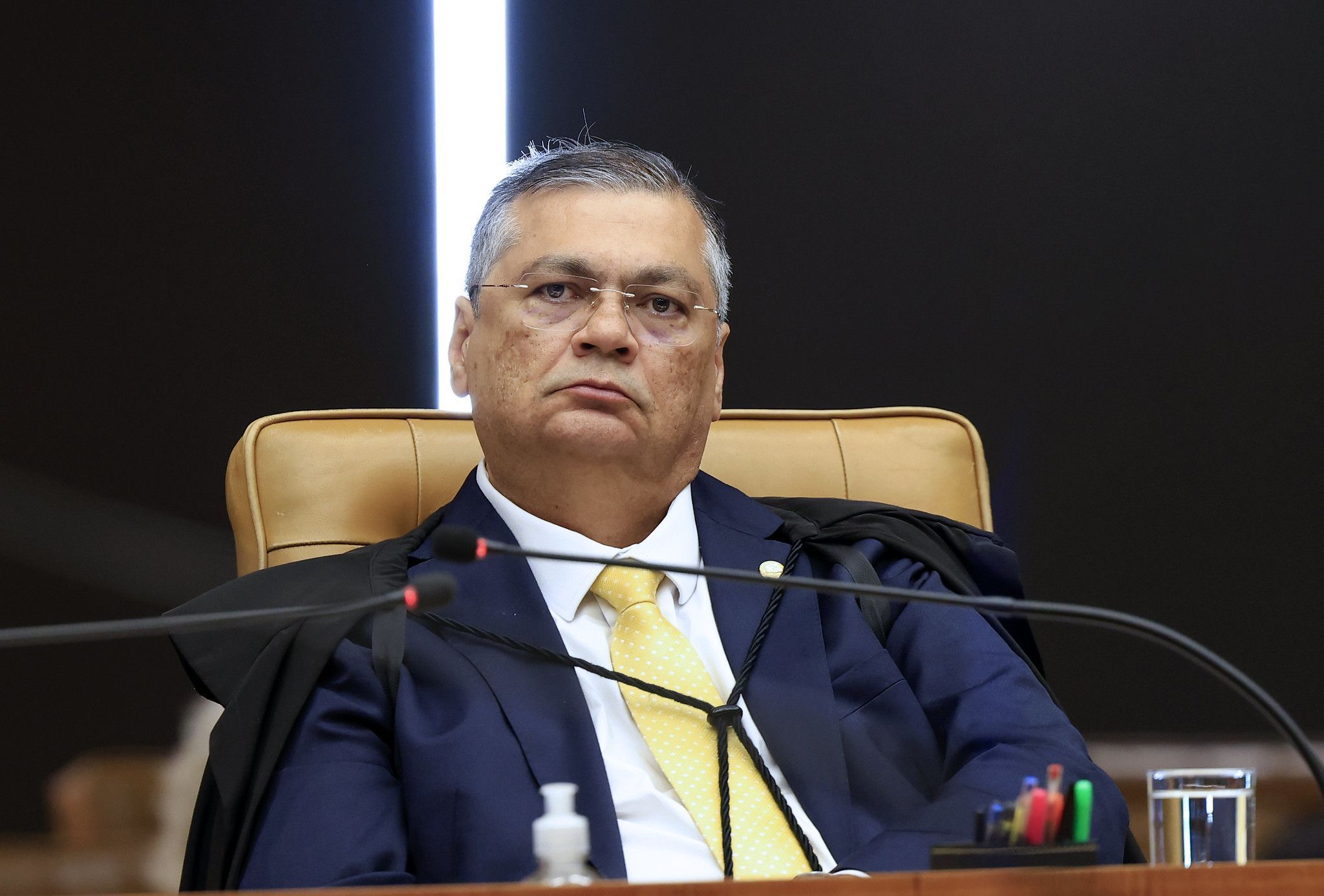 Dino cita passagem bíblica e presta solidariedade a Moraes após aplicação da Lei Magnitsky