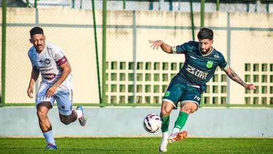 Floresta e Caxias em partida pela Série C do Campeonato Brasileiro