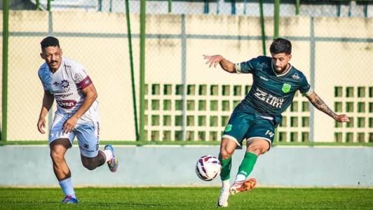Floresta e Caxias em partida pela Série C do Campeonato Brasileiro