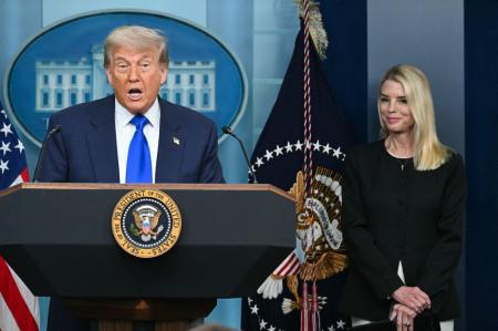 A iniciativa causou espanto entre os críticos do plano migratório de Trump.