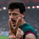 Diniz elogia John Kennedy e reclama de pênalti não marcado para o Fluminense