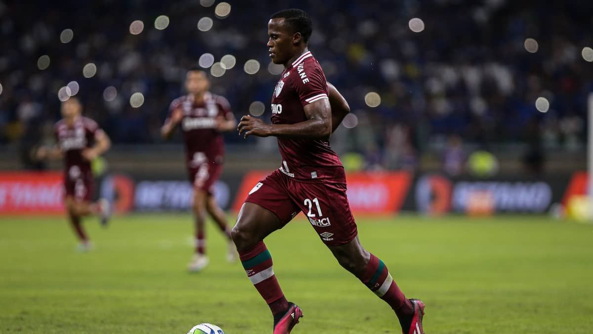 Grená da sorte? Fluminense venceu todas com terceira camisa