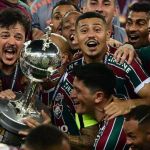 Neymar parabeniza Fluminense por título da Libertadores
