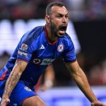 Fluminense observa atacante do Cruz Azul-MEX e estuda fazer proposta