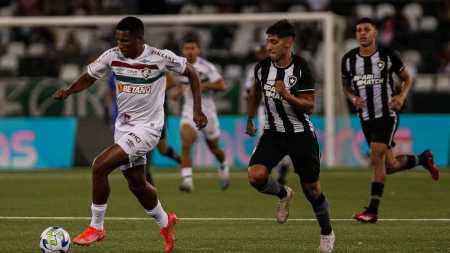 Fluminense foi derrotado pelo Botafogo