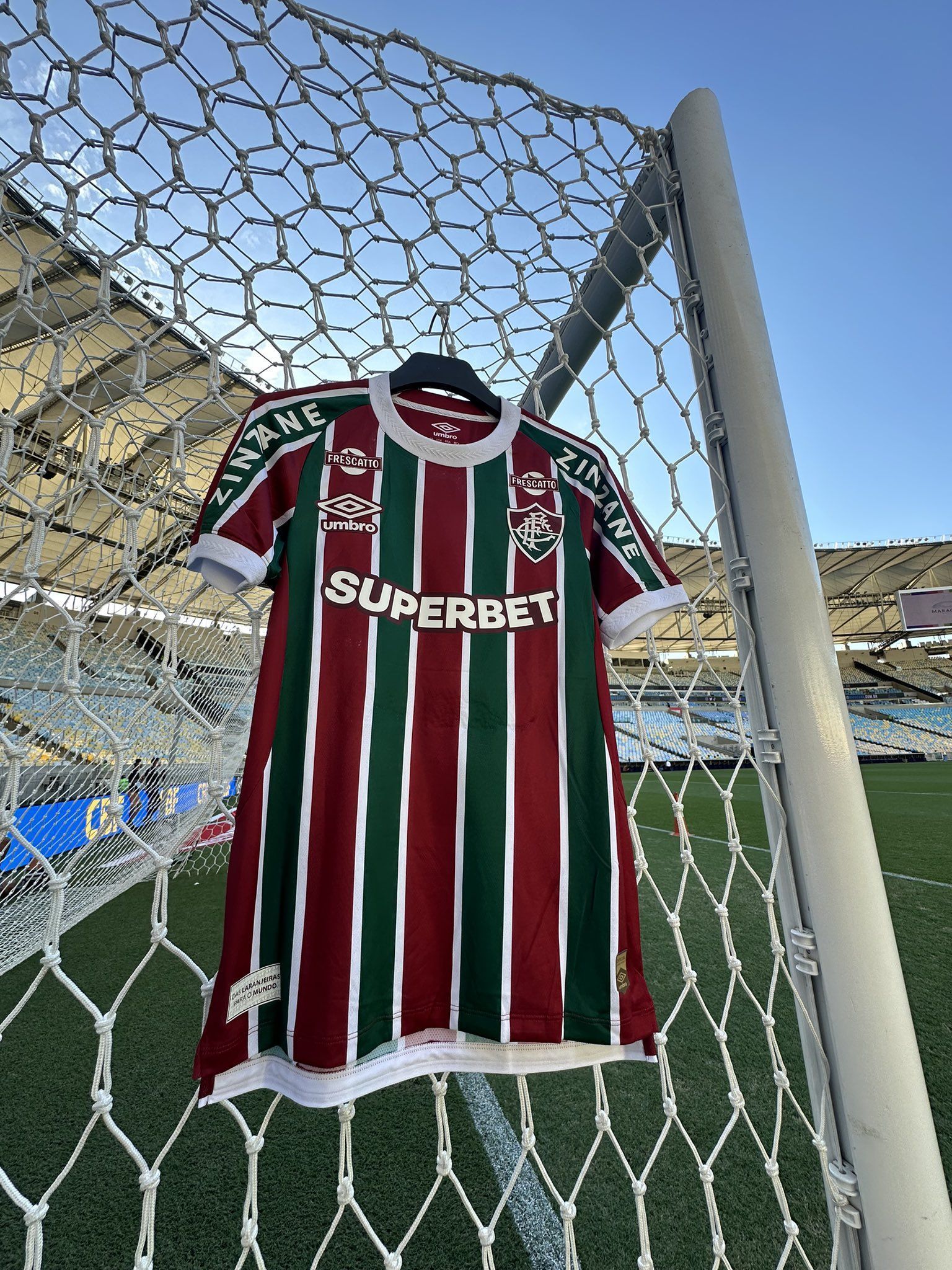Fluminense abre negociações com novos fornecedores de material esportivo