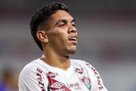 Paulo Baya comemora gol pelo Fluminense