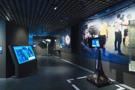 Exposição  "Inovação em Ação: Tecnologias do futebol dentro e fora do campo", no Fifa Museum