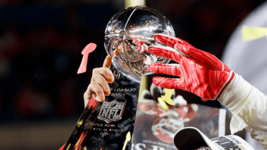 Troféu Vince Lombardi, entregue ao campeão do Super Bowl