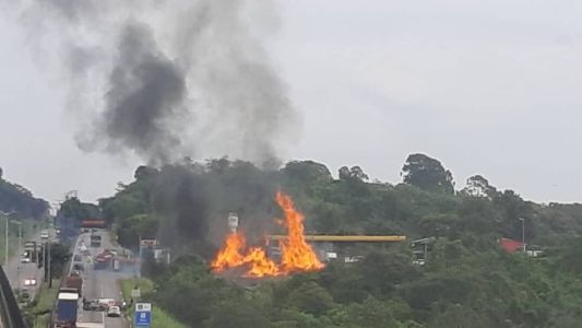 Fogo é no bairro Califórnia, na BR-040, sentido Sete Lagoas, próximo a um posto de combustíveis e uma fábrica de paletes