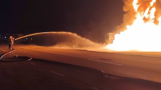 Fogo teria começado em uma das rodas e se alastrado para a carga