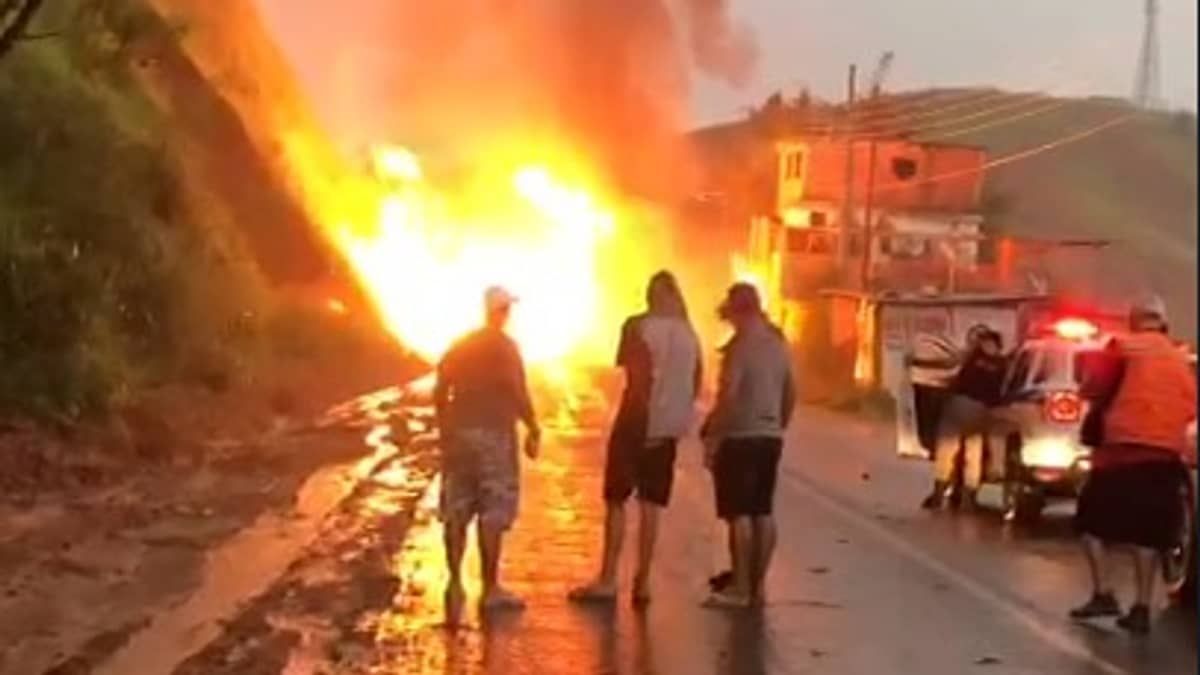 Carreta de etanol explode e pega fogo em cidade da Zona da Mata